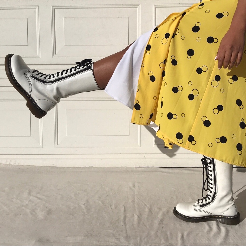 Women’s US9 Dr. Martens Original Combat Boots